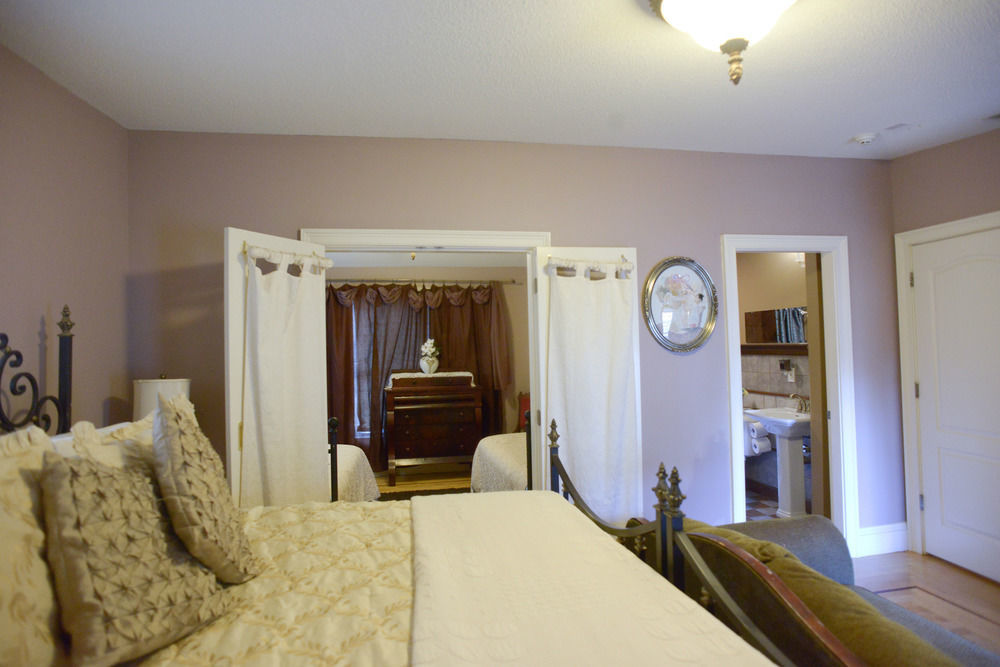 Naomi'S Inn Bed & Breakfast Springfield Extérieur photo
