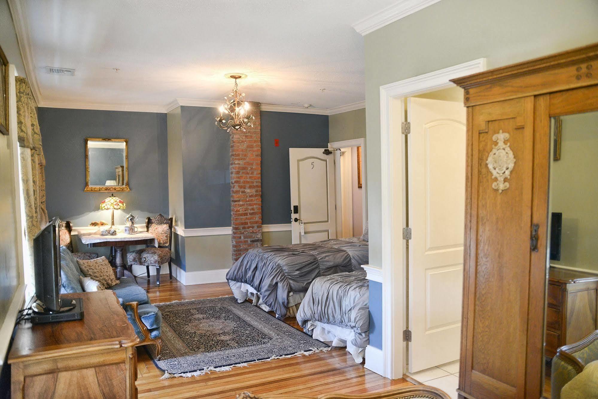 Naomi'S Inn Bed & Breakfast Springfield Extérieur photo